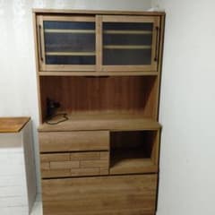 ナチュラルウッド 食器棚 ガラス扉付き 12月末まで - メルカリ