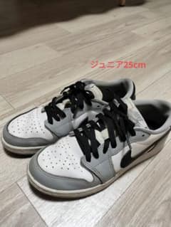 NIKE AIR JORDAN 1 LOW グレー ホワイトのサムネイル