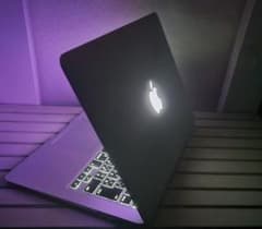 Macbook air 2015 13インチのサムネイル