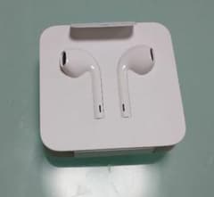 iPhone 付属品　純正イヤホンのサムネイル