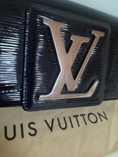 LOUIS VUITTON ポシェットソービー エレクトリックエピ クラッチ LOUIS VUITTON ポシェットソービー エレクトリックエピ クラッチ | Mercari