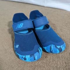 【New Balance】22.5cm　サンダル　サマーシューズのサムネイル