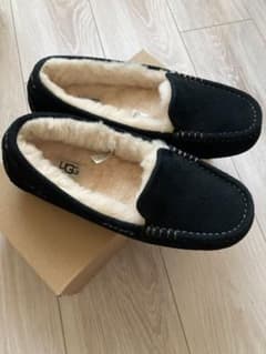 UGG　アンスレーANSLEYのサムネイル