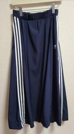 【adidas】ロングスカートのサムネイル