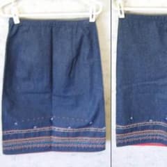 バーバリーブルーレーベル 刺繍 ターコイズ付き デニムスカート 36のサムネイル