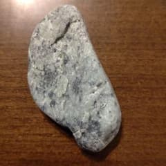 美石　蛇紋石 糸魚川産】蛇紋石 合計666g - メルカリ