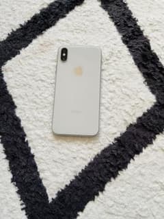 お値下げ★iPhone X シルバー 64GB docomo SIMロックなしのサムネイル