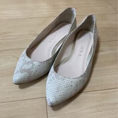 DIANA ピンクパイソン柄風　パンプスのサムネイル