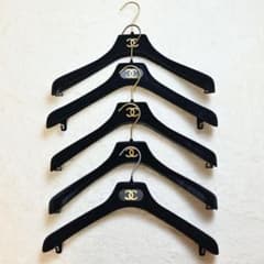 シャネル ハンガー 5本セット ココマーク - メルカリ