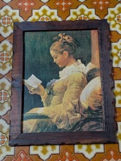 読書する女性の絵画 木製フレーム付きのサムネイル