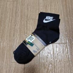 【新品】ナイキ エブリデイ エッセンシャル アンクル ソックス 3足組23-25のサムネイル
