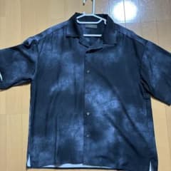 CLEL アブストラクト柄ドレープ半袖シャツのサムネイル