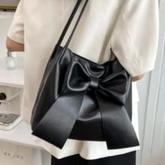 蝶々結びデコレーション　ショルダーバッグのサムネイル