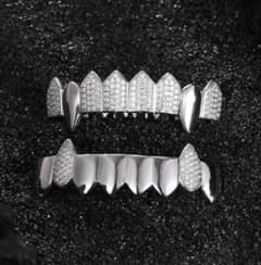 【シルバー925】モアサナイト グリルズ Grillz HIPHOP ジュエリー シルバー925】モアサナイト グリルズ Grillz HIPHOP ジュエリー - メルカリ