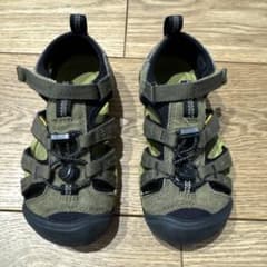 KEEN サンダル 18.5cm カーキ キッズのサムネイル