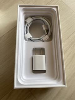 純正品 iPhone 充電器のサムネイル