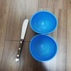 歯科技工　ラバーボールとスパチュラのサムネイル