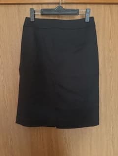【新品タグ付き】洋服の青山タイトスカート黒11号　オールシーズン用のサムネイル