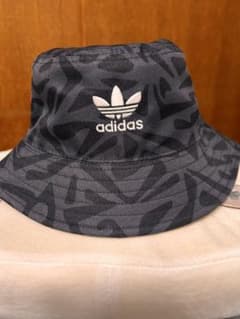 adidas バケットハット リバーシブルのサムネイル