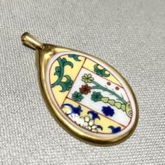ヘレンド Herend 陶器製 花柄ペンダントトップのサムネイル
