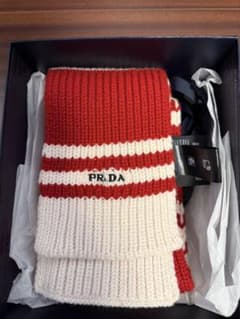 PRADA カシミヤストライプマフラー 赤/クリーム - メルカリ