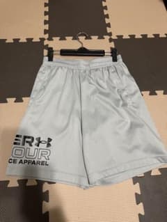 【1300円まで可】アンダーアーマー　ハーフパンツMのサムネイル