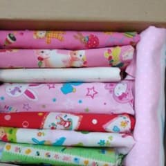 女の子　レトロ　生地のサムネイル