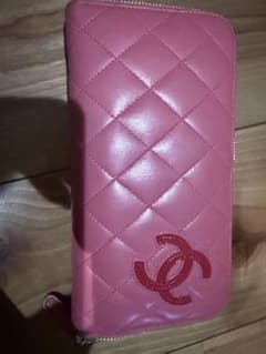 CHANEL ピンク キルティング ラウンドファスナー 長財布のサムネイル