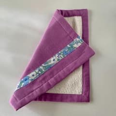 ヴィオラと小花リバティの刺繍ハンカチ⑤のサムネイル