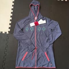 【新品】ROXY ラッシュガード　Lサイズ　UPF50+のサムネイル