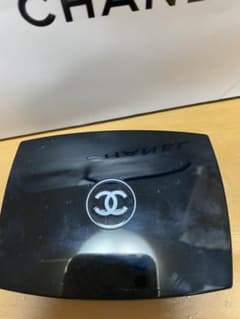 CHANEL シャネル ファンデーションケースのサムネイル