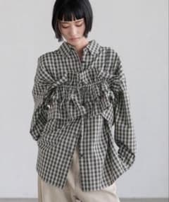 新品タグ付き！2点セット！LOWRYS FARM BIGシャツ&フリルビスチェのサムネイル