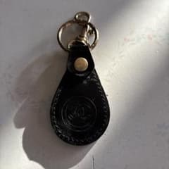 Chanel ブラックレザー キーホルダーのサムネイル