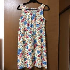 花柄ワンピースのサムネイル