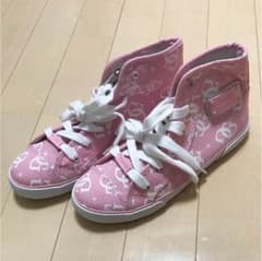 新品【GUESS】ハイカットスニーカー(͒⑅′࿉‵⑅)͒ෆ*のサムネイル