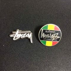 ステューシーピンバッジのサムネイル