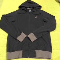 更に値引き‼️アディダス パーカー ブラックのサムネイル