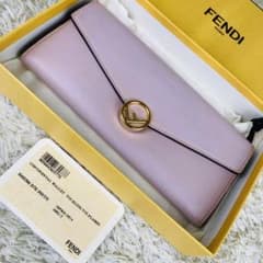 箱付きFENDI コンチネンタルウォレット エフイズ　ピンク　長財布　レター型のサムネイル