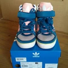 ちゃかまぁ様専用☆adidas/dazzlinコラボスニーカー☆のサムネイル