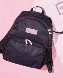 HUNTER リュック・バックパック グリッターピンク PLAZA限定品 - メルカリ