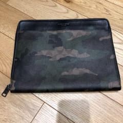 coach コーチ　クラッチバック　タブレットケースのサムネイル