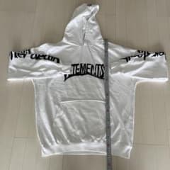 VETEMENTS パーカー ホワイトのサムネイル