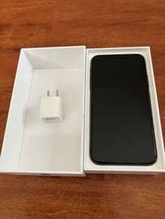 Apple iPhone XS スペースグレー 充電器付きのサムネイル