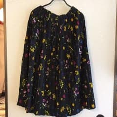 【値下げしました】ZARA花柄プリーツスカートのサムネイル