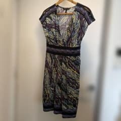 BCBGMAXAZRIA 葉柄プリント ワンピースのサムネイル