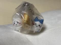 ちいかわ　たべものいっぱいマスコット3 たいやき　ハチワレ　ガチャガチャのサムネイル