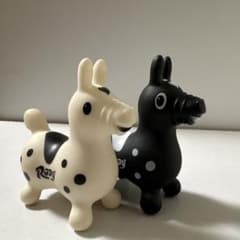 Rody 입상 흑백