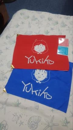 岡田有希子　タペストリー　 赤と青2枚セット 岡田有希子 タペストリー 赤と青2枚セット - メルカリ