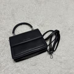 ブラックレザーショルダーバッグのサムネイル