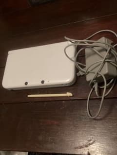 Nintendo 3DS LL 本体 ホワイト ACアダプター付きのサムネイル